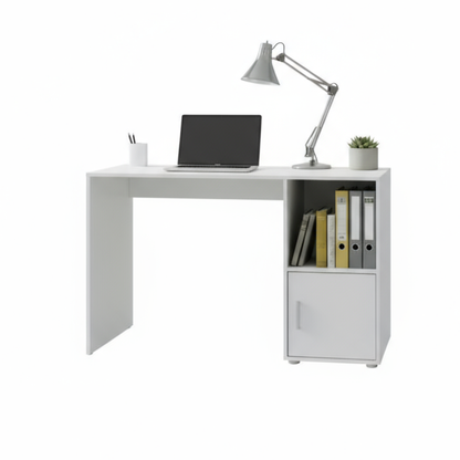 Bureau blanc avec bibliothèque intégrée